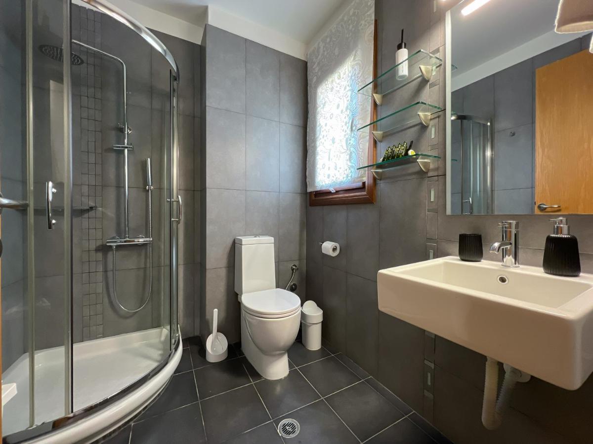 Heaven Luxury Villa Nea Roda Exterior foto