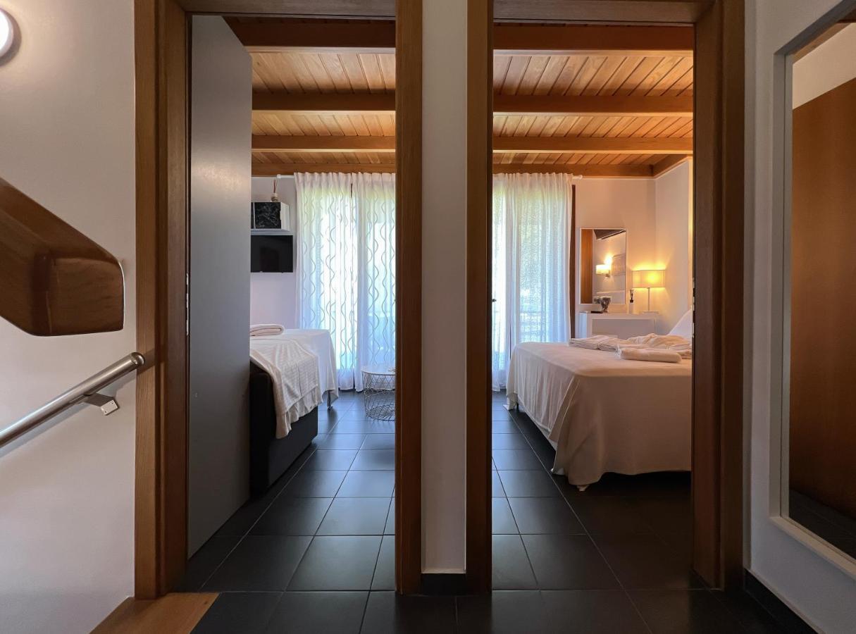 Heaven Luxury Villa Nea Roda Exterior foto